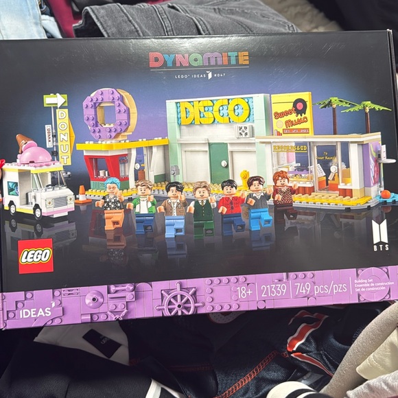 Lego Ideas 21339 BTS Dynamite